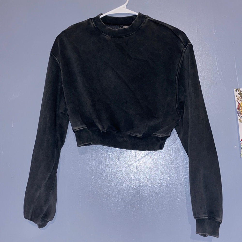 Divided short crop top sweatshirt